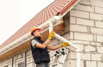 Pose et remplacement de gouttières à Caille